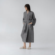 Įkelti vaizdą į galerijos rodinį, Unisex Lininis vonios chalatas Linen Tales Powder Linen Honeycomb Waffle
